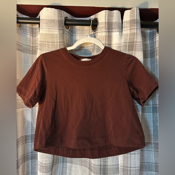 🤍Host Pick🤍 Wilfred Burgundy Crop Tee - Picture 1 of 4